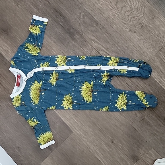 Bundle of Snap Footed Rompers - Picture 3 of 6